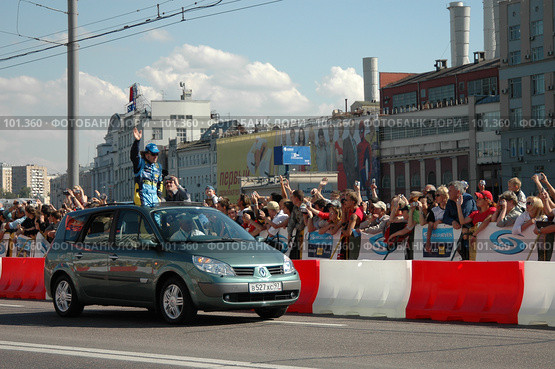 Пилоты формулы1 в Москве. Фернандо Алонсо. 28.08.2005 (2003 год). Редакционное фото, фотограф Куликова Татьяна / Фотобанк Лори