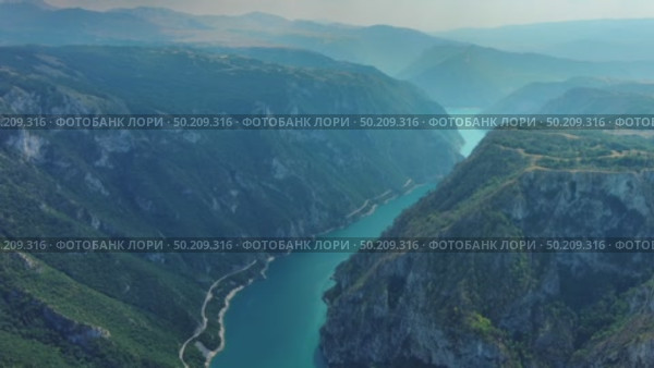 Piva river canyon aerial Montenegro. Стоковое видео, видеограф Михаил Коханчиков / Фотобанк Лори