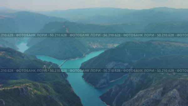 Piva river canyon aerial Montenegro. Стоковое видео, видеограф Михаил Коханчиков / Фотобанк Лори