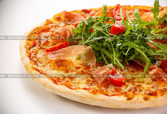 Pizza with parma and rucola. Стоковое фото, фотограф Андрей Старостин / Фотобанк Лори