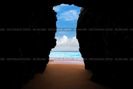 Playa las catedrales Catedrais beach in Ribadeo Galicia of Lugo Spain. Стоковое фото, агентство Ingram Publishing / Фотобанк Лори