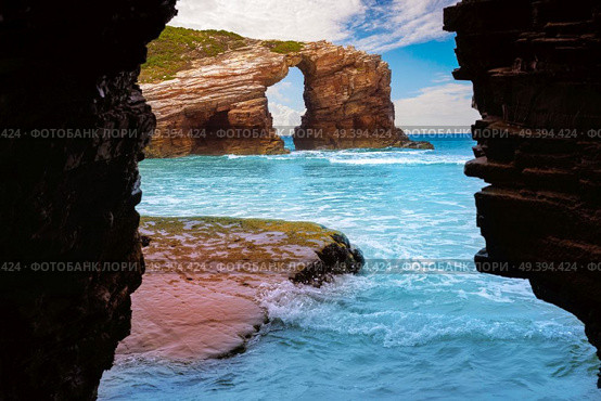 Playa las catedrales Catedrais beach in Ribadeo Galicia of Lugo Spain. Стоковое фото, агентство Ingram Publishing / Фотобанк Лори