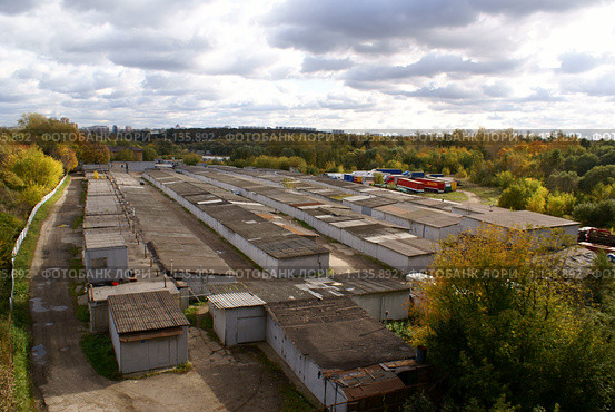 Плоскостная стоянка, Москва, ЮАО (2009 год). Редакционное фото, фотограф Руслан Григолава / Фотобанк Лори