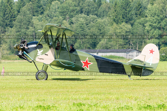 По-2 (У-2) (бортовой RA-0790G) на аэродроме Орловка (2017 год). Редакционное фото, фотограф Alexei Tavix / Фотобанк Лори