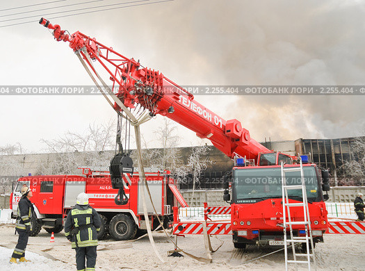 Подъем стрелы пожарного крана "Liebherr" (2010 год). Редакционное фото, фотограф Алёшина Оксана / Фотобанк Лори