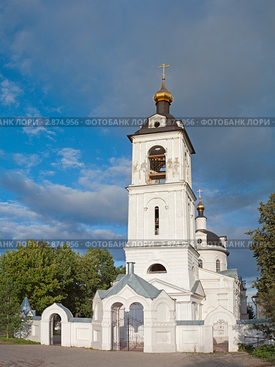 Подмосковье. Село Язвище. Церковь Троицы Живоначальной (2011 год). Стоковое фото, фотограф Сергей Соболев / Фотобанк Лори