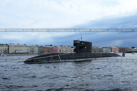 Подводная лодка в акватории Невы. Подготовка к параду в честь дня ВМФ (2023 год) Редакционное фото, фотограф Терехова Марина / Фотобанк Лори