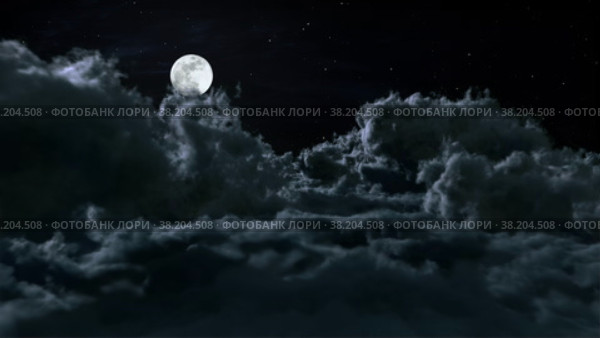 Полёт Через Кинематографичные Ночные Облака. Полная Луна на Небе. Бесконечный Цикл. Стоковая анимация, аниматор Max Konnov / Фотобанк Лори