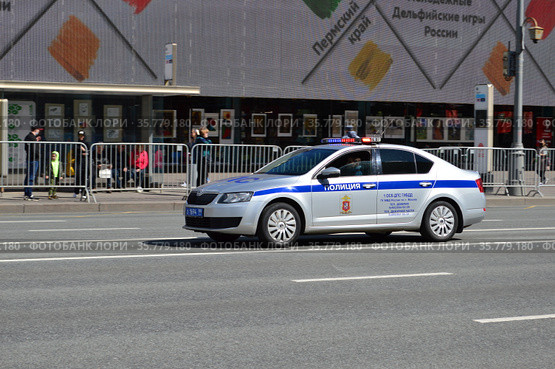 Полицейский автомобиль 1 ОСБ ДПС ГИБДД на Новом Арбате. Город Москва (2021 год). Редакционное фото, фотограф lana1501 / Фотобанк Лори