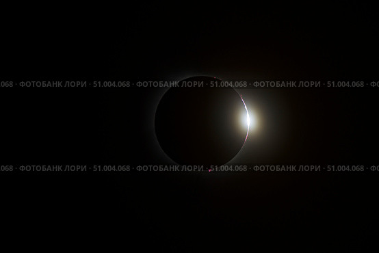 Полное затмение Солнца 8 апреля 2024, Монреаль, Канада. Стоковое фото, фотограф Андрей Костин / Фотобанк Лори