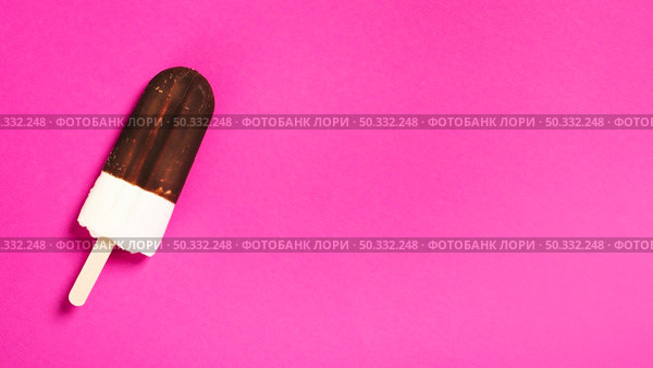 popsicle half chocolate glaze. High resolution photo. popsicle half chocolate glaze. High quality photo. Стоковое фото, агентство Ingram Publishing / Фотобанк Лори