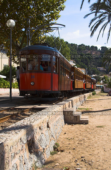 Порто Сольер (Puerto Soller). Майорка. Испания. (2010 год). Редакционное фото, фотограф Вадим Хомяков / Фотобанк Лори