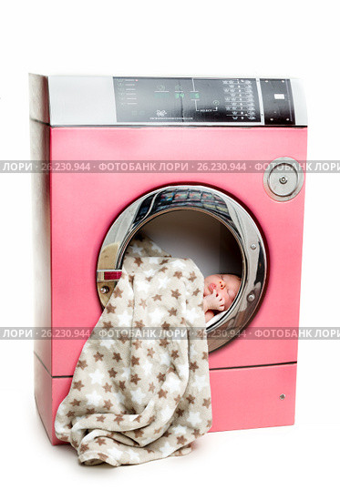 Portrait of an newborn in a washing machine. Стоковое фото, фотограф Игорь Бородин / Фотобанк Лори