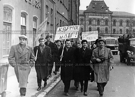 После демонстрации. Редакционное фото, фотограф Андрей Чичеров / Фотобанк Лори