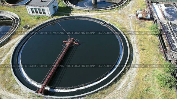 Поворачивающийся механизм круглой фильтровальной установки. Стоковое видео, видеограф Кекяляйнен Андрей / Фотобанк Лори