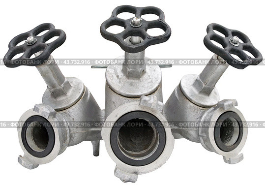 Пожарное оборудование на белом фоне. Wet fire hydrants on white background. Стоковое фото, фотограф Татьяна Д / Фотобанк Лори