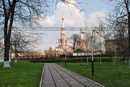 Православная Никольская церковь в центре Днепродзержинска (2010 год). Стоковое фото, фотограф Юлия Желтенко / Фотобанк Лори