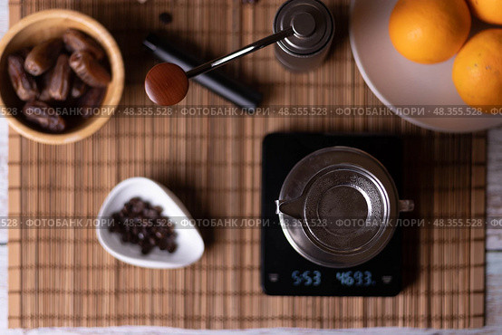 Preparation of specialty coffee infusion. Стоковое фото, фотограф Jose Leonardo Marino Coronado / Фотобанк Лори
