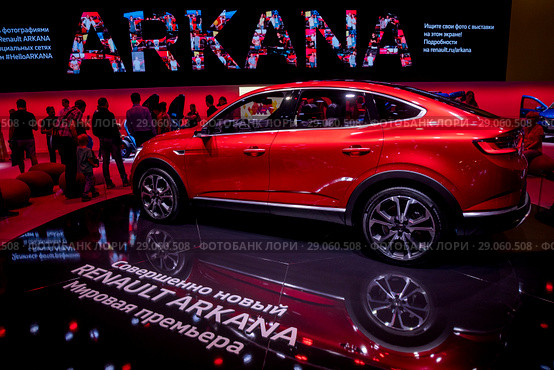 Презентация нового кроссовера Renault Arkana на Московском международном автомобильном салоне 2018 в городе Москве, Россия. Редакционное фото, фотограф Николай Винокуров / Фотобанк Лори