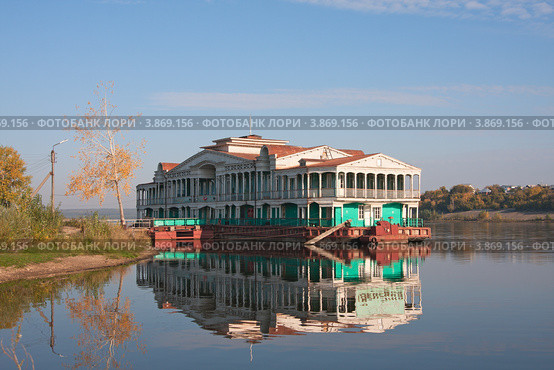 Пристань на берегу реки Камы. Набережные Челны (2012 год). Стоковое фото, фотограф Андрей Ижаковский / Фотобанк Лори