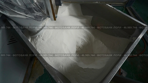 Process of industrial extrusion in chemical shop of metallurgical production. Стоковое фото, фотограф David Kashakhi / Фотобанк Лори
