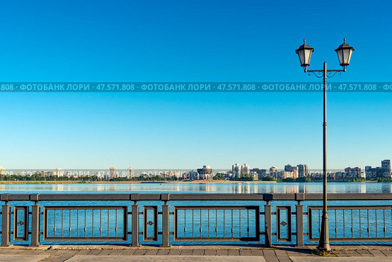 Promenade along the Kazanka River early in the morning in the city of Kazan. Russia (2022 год). Стоковое фото, фотограф Константин Лабунский / Фотобанк Лори