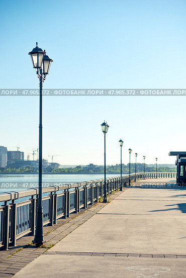 Promenade along the Kazanka River early in the morning in the city of Kazan. Russia (2022 год). Стоковое фото, фотограф Константин Лабунский / Фотобанк Лори
