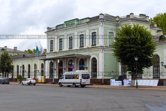 Псков. Железнодорожный вокзал (2019 год). Редакционное фото, фотограф Александр Щепин / Фотобанк Лори