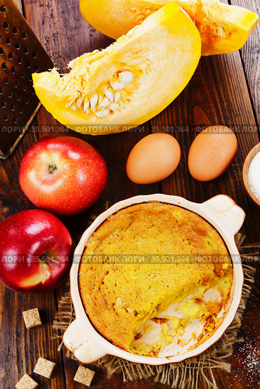 Pumpkin casserole with apple. Стоковое фото, фотограф Надежда Мишкова / Фотобанк Лори