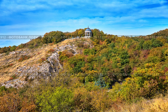 Пятигорск. Эолова арфа. Осень (2017 год). Редакционное фото, фотограф Николай Николенко / Фотобанк Лори