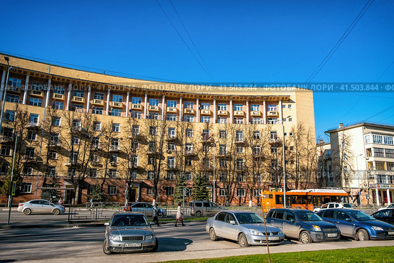 Радиусный дом (Автозавод, Нижний Новгород) (2022 год). Редакционное фото, фотограф Илья Старков / Фотобанк Лори