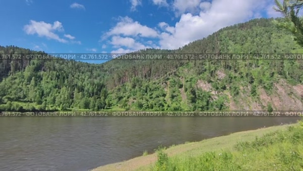Река Мана. Скалы, Стоковое видео, видеограф Денис Баданин / Фотобанк Лори