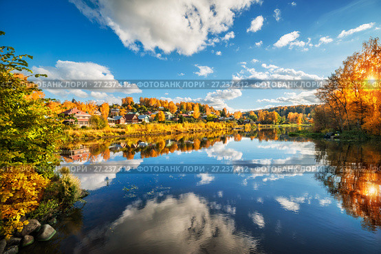 Река Шохонка в Плёсе Shokhonka River in Plyos (2017 год). Стоковое фото, фотограф Baturina Yuliya / Фотобанк Лори