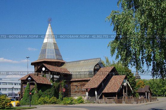 Ресторан в древнерусском стиле "Трое из Ларца" в Измайлово, Москва (2023 год). Редакционное фото, фотограф Natalia Sidorova / Фотобанк Лори