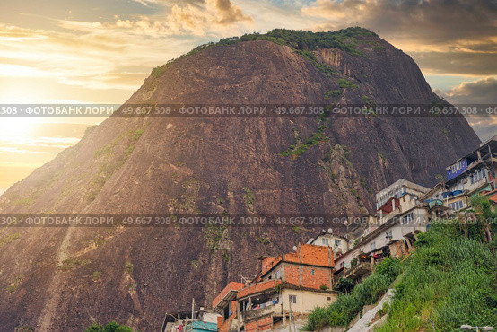 Rio de Janeiro downtown and favela.  Brazil. Стоковое фото, агентство Ingram Publishing / Фотобанк Лори