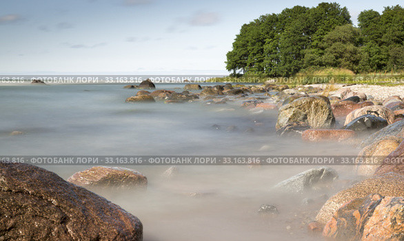 Rocks in Ocean with Trees. Стоковое фото, фотограф Niklas Emmoth / PantherMedia / Фотобанк Лори