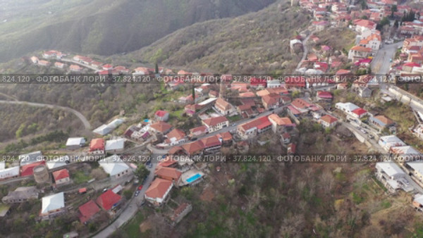 Roofs of houses top view in Sighnaghi. Georgia. Стоковое видео, видеограф Яков Филимонов / Фотобанк Лори