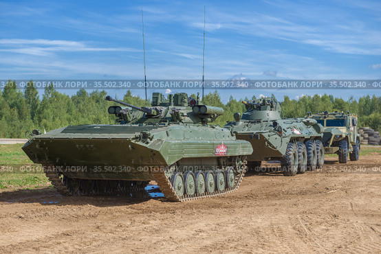 Российская военная техника на полигоне Алабино перед началом демонстрационной программы. Международный военный форум "Армия-2020" Редакционное фото, фотограф Виктор Карасев / Фотобанк Лори
