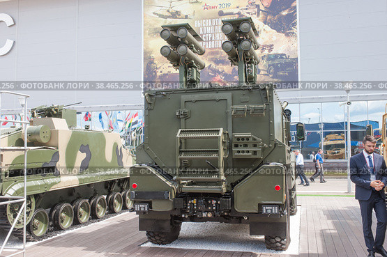 Российский самоходный противотанковый ракетный комплекс «Корнет-ЭМ» на базе шасси «Тайфун-К» на Международном военно-техническом форуме "Армия-2019" в парке "Патриот" Редакционное фото, фотограф Малышев Андрей / Фотобанк Лори