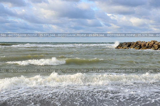 Россия, Краснодарский край, Джубга. Неспокойное Черное море. Стоковое фото, фотограф Овчинникова Ирина / Фотобанк Лори