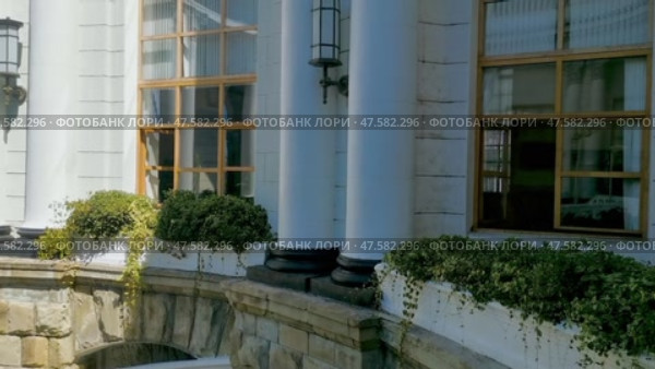 Россия, Краснодарский край, Сочи. Июль 2024. ЖД Вокзал. Стоковое видео, видеограф Сергей Татаринцев / Фотобанк Лори