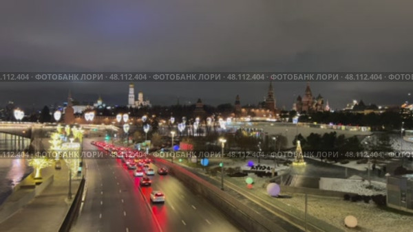 Россия, Москва. Вид на вечернюю Москву с Парящего моста. Январь 2025. Russia, Moscow. View of evening Moscow from the Floating Bridge. January 2025. Редакционное видео, видеограф Александр Рыбалка / Фотобанк Лори