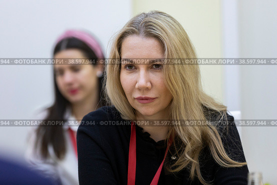 Россия. Санкт-Петербург. Алена Барсова, заместитель председателя комитета по стоматологии и эстетической медицине. Russia. Saint-Petersburg. Alyona Borisovna, Deputy Chairman of the Committee on Dentistry and Aesthetic Medicine. (2021 год). Редакционное фото, фотограф Алексей Смышляев / Фотобанк Лори