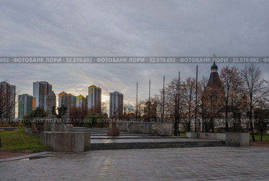 Россия. Санкт-Петербург. Парк Интернационалистов (2019 год). Редакционное фото, фотограф Литвяк Игорь / Фотобанк Лори