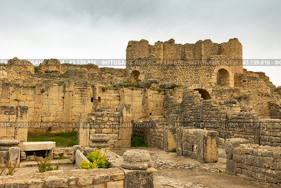 Ruins of ancient Roman Thermes de Liciniens bathing-place on area of antic city in Tunisia. Стоковое фото, фотограф Яков Филимонов / Фотобанк Лори