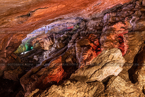 Russia, Sochi, Vorontsovskie caves, August 08, 2020: Cave lighting. Стоковое фото, фотограф Магадеева Елена / Фотобанк Лори