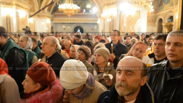 Русская православная церковь,  Пасха. Пасхальная служба 2017 году, Уфа. Христос Воскресе (2014 год). Редакционное видео, видеограф Mikhail Erguine / Фотобанк Лори