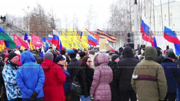 Русские люди поддерживают Крым в Петрозаводске (2014 год). Редакционное видео, видеограф Павел С. / Фотобанк Лори