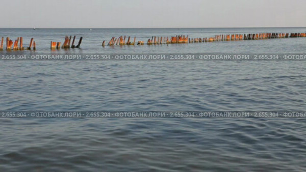 Рябь морской воды у берега. Стоковое видео, видеограф Артем Поваров / Фотобанк Лори