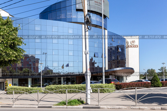 Рязань. АМАКС Конгресс-отель в летний день (2021 год). Редакционное фото, фотограф FotograFF / Фотобанк Лори